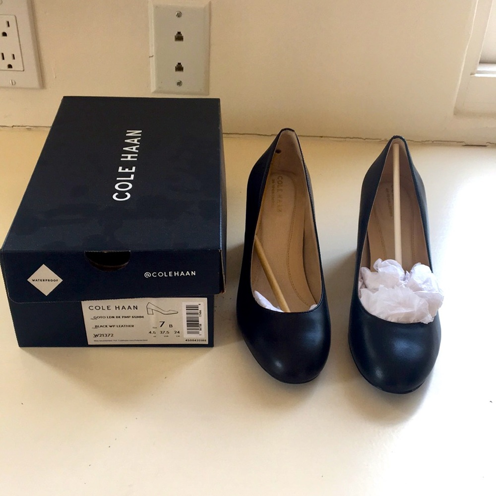 NWT cole Hasn black pumps